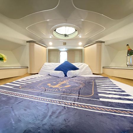 Отель The Valencia Yacht Experience Экстерьер фото
