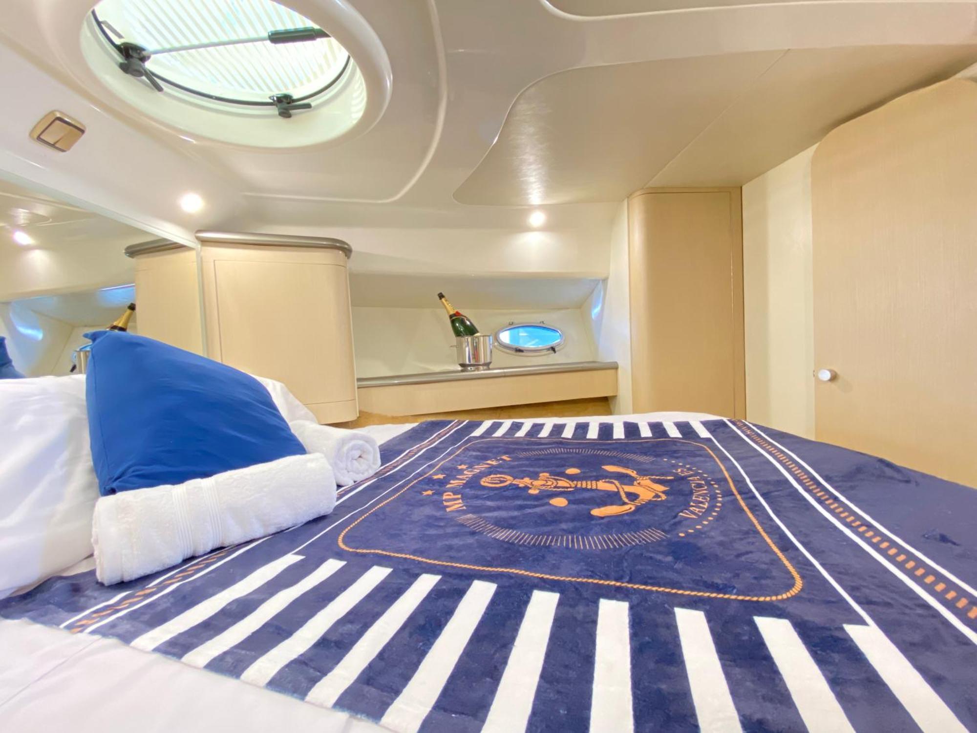 Отель The Valencia Yacht Experience Экстерьер фото