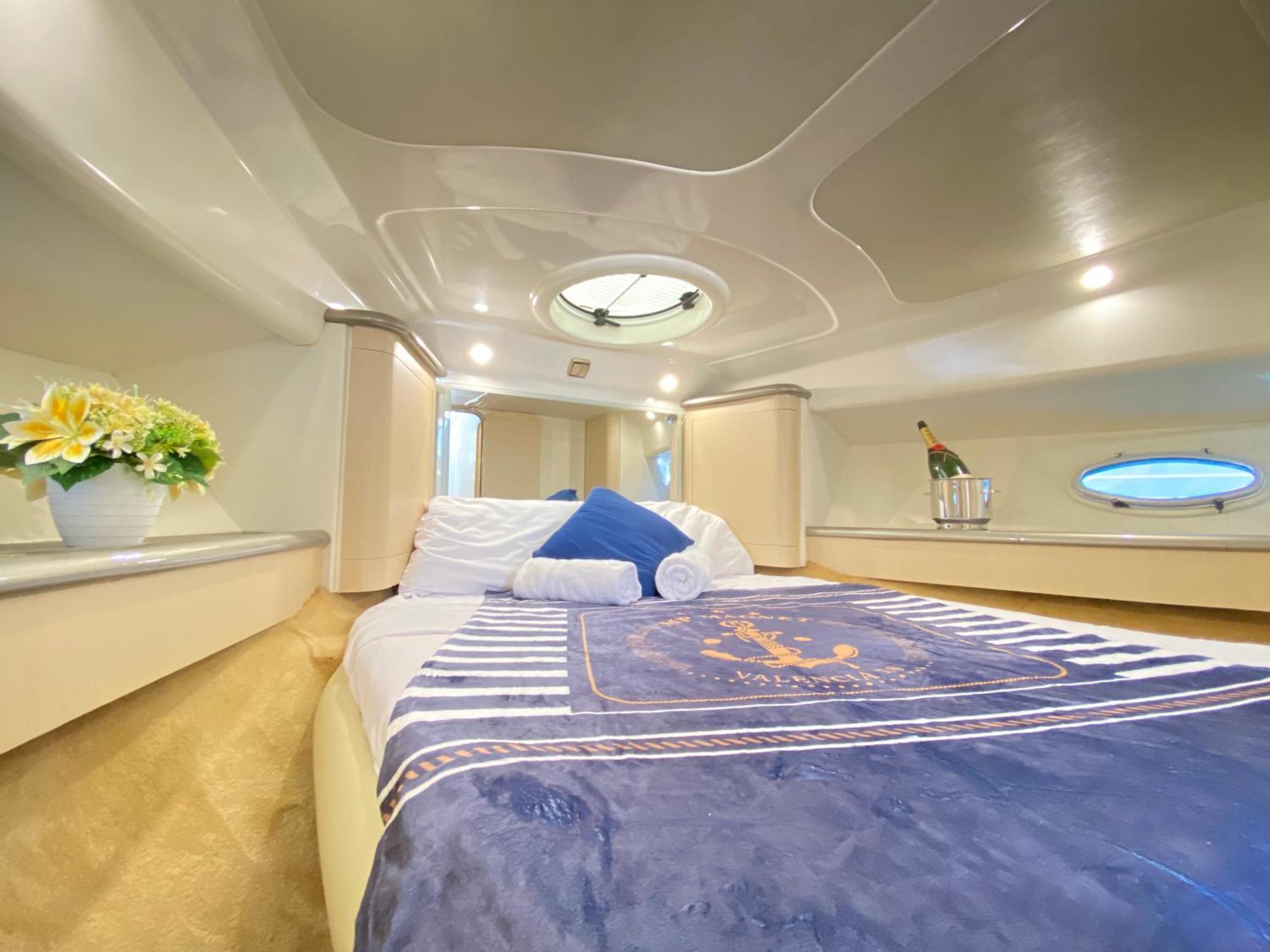Отель The Valencia Yacht Experience Экстерьер фото