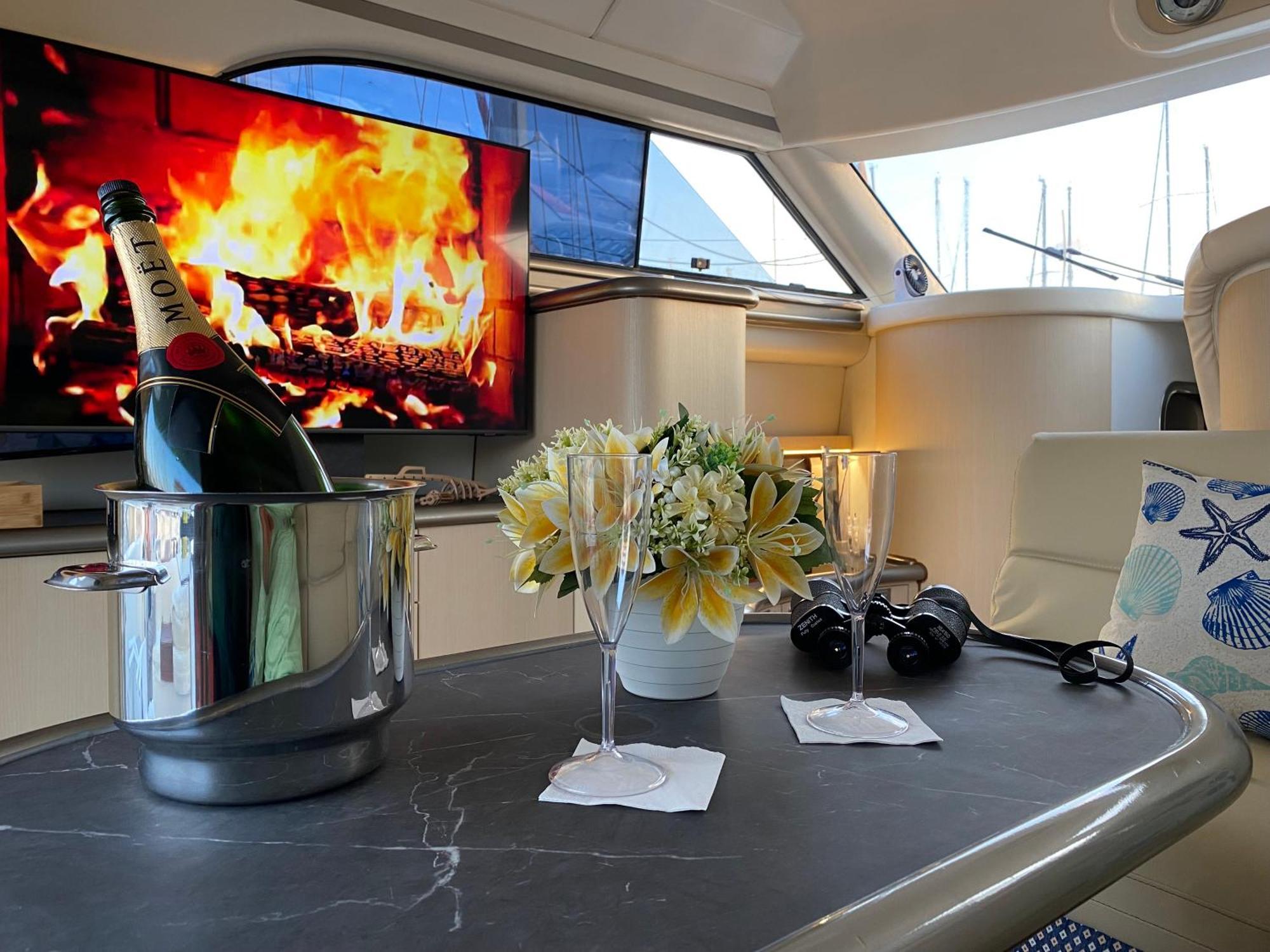 Отель The Valencia Yacht Experience Экстерьер фото