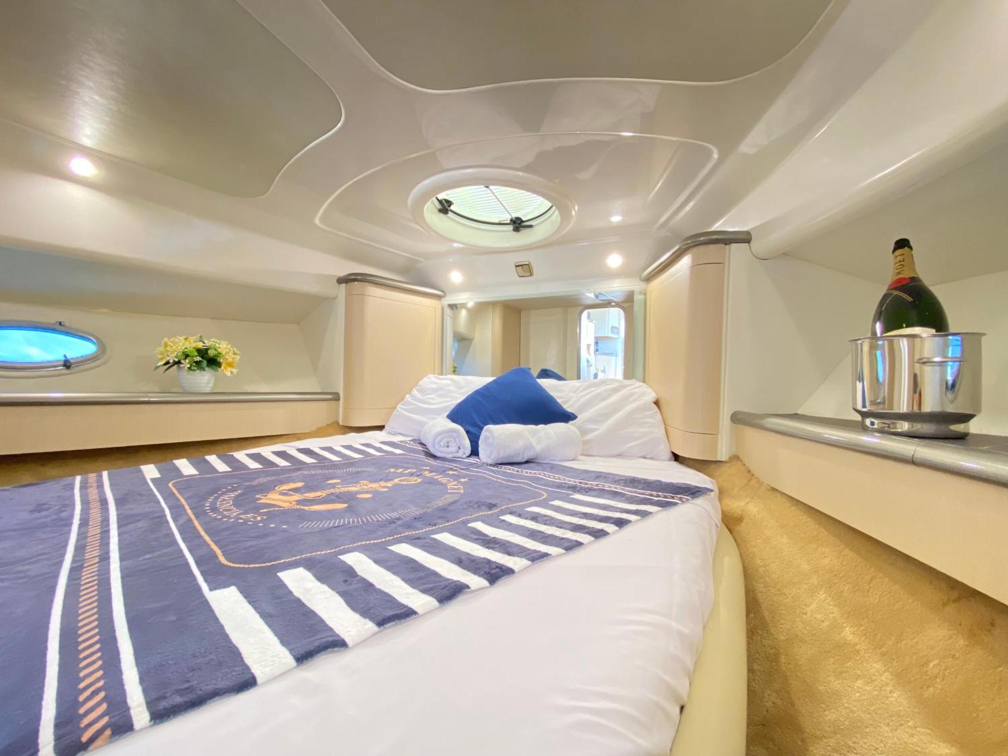 Отель The Valencia Yacht Experience Экстерьер фото