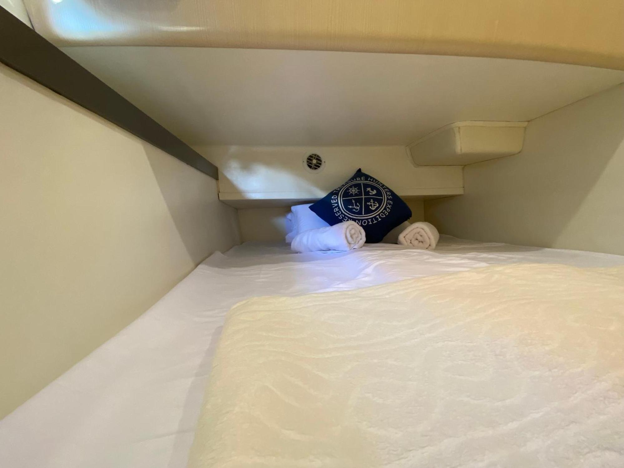 Отель The Valencia Yacht Experience Экстерьер фото