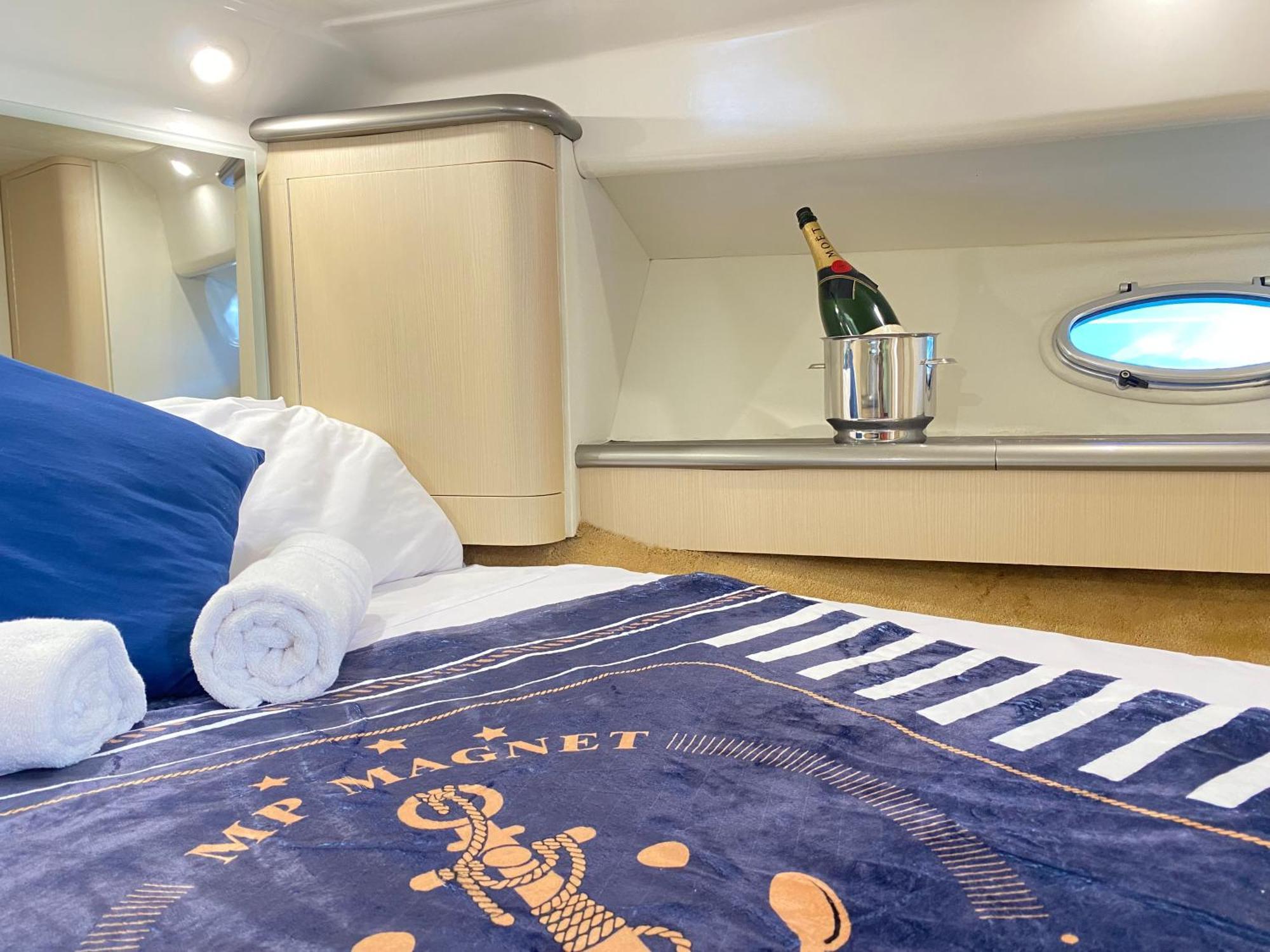 Отель The Valencia Yacht Experience Экстерьер фото